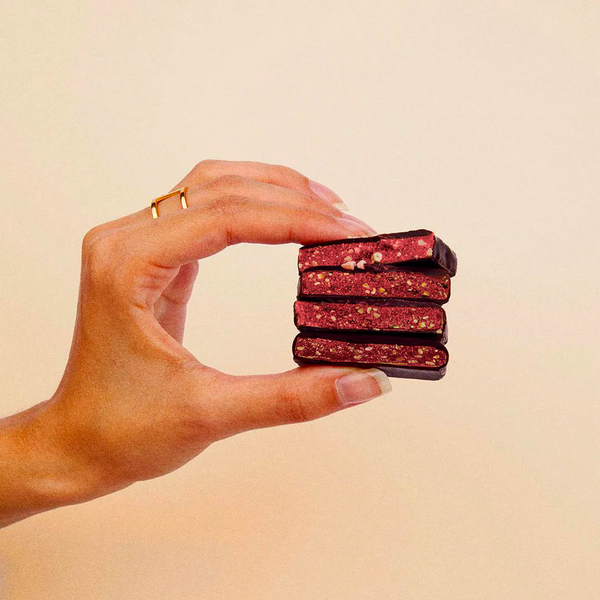 Riešutų pastos šokoladas Raspberry & Macadamia (dėžutė 4x20 g)