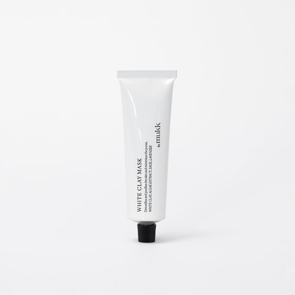 Valomoji veido kaukė su baltuoju moliu